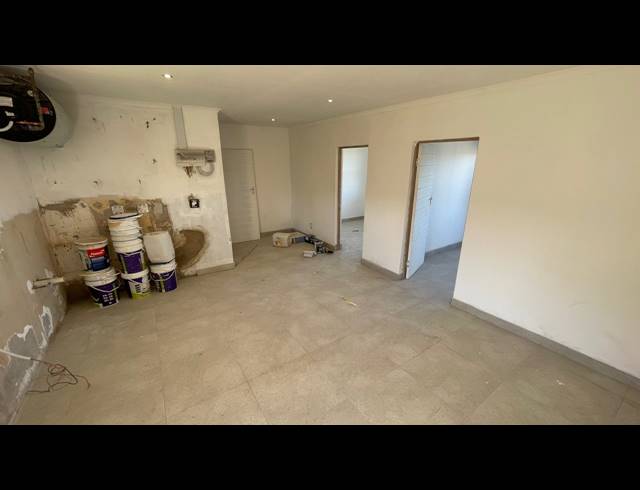11 BEDROOM APARTMENT BLOCK FOR SALE IN BULWER